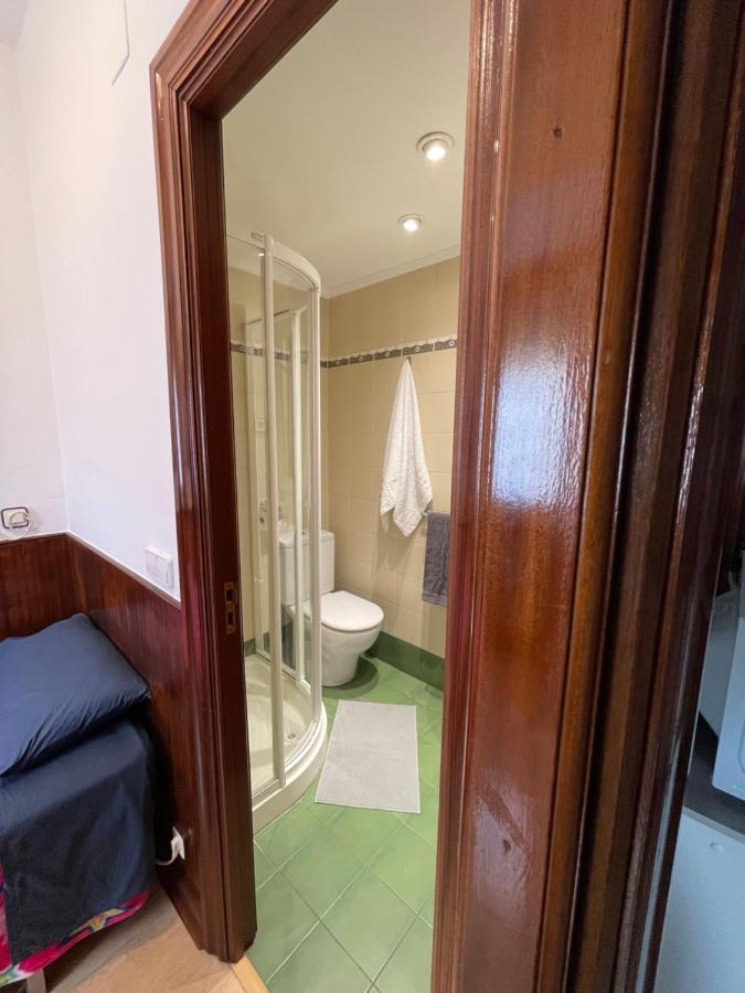 Habitación con baño privado Bilbao Exterior foto